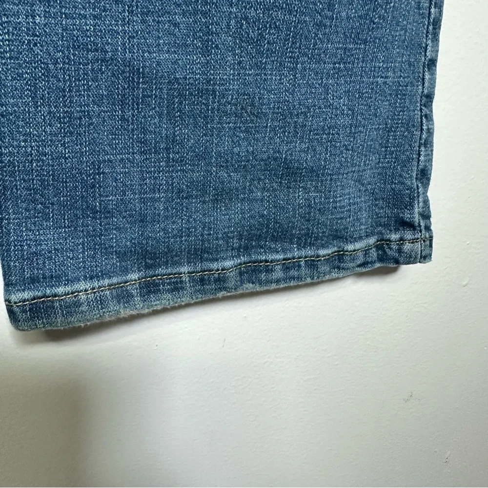 Levi’s Low Boot Cut Jeans Womens Size 8 Medium. Medium Wash‎ Stretch Denim